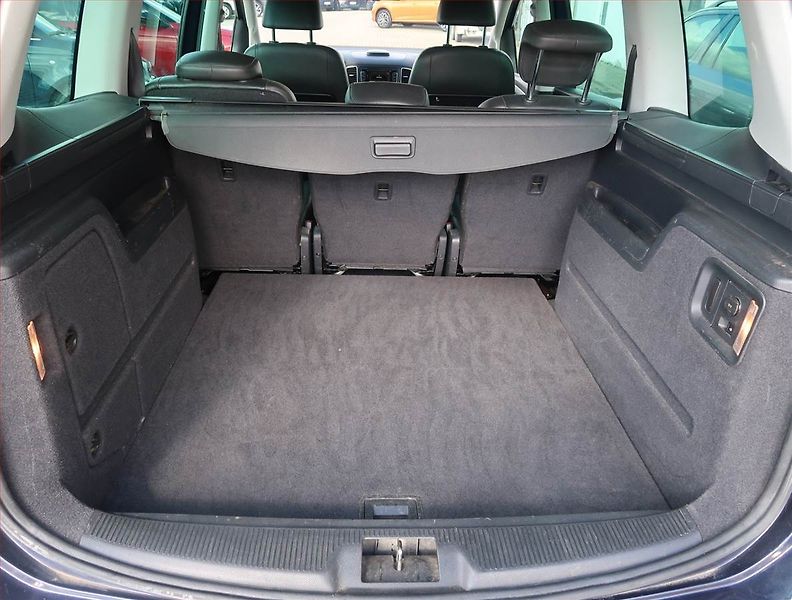Volkswagen Sharan (2011) Highline 2.0 TDI, Navi - fotka 13 z 15