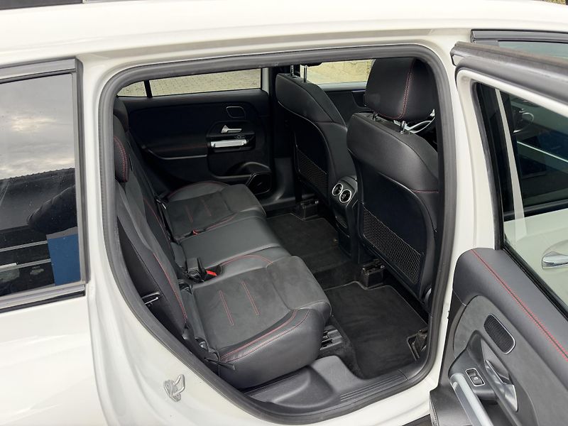 Mercedes-Benz GLB 250 165kW 4MATIC AMG LINE  - fotka 23 z 25