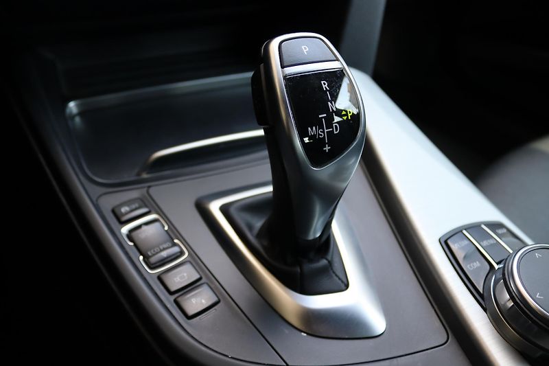 BMW Řada 3 330D GT XDRIVE M-PAKET 190kW - fotka 37 z 50