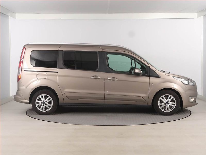 Ford Tourneo Connect (2018) Titanium 1.5 EcoBlue, 7Míst - fotka 6 z 21