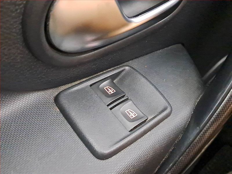 Dacia Sandero (2017) 1.0 SCe, ČR,1.maj - fotka 15 z 15