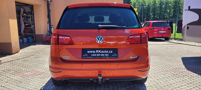 Volkswagen Golf Sportsvan (2015) 1,2TSi 81kW benzín „Lounge“ - fotka 6 z 41