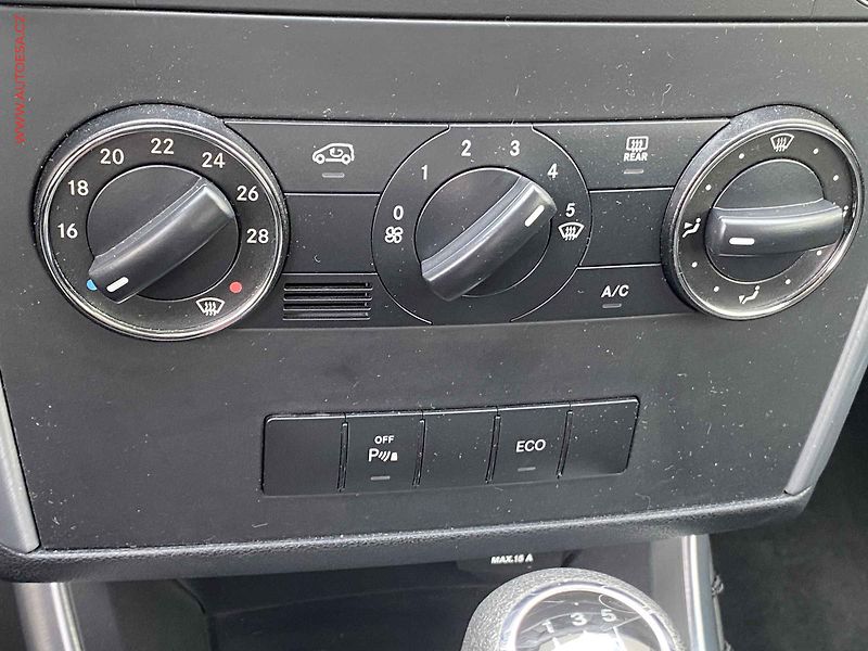 Mercedes-Benz Třídy B (2009) 1.7i B170, AC, park.čidla - fotka 13 z 15