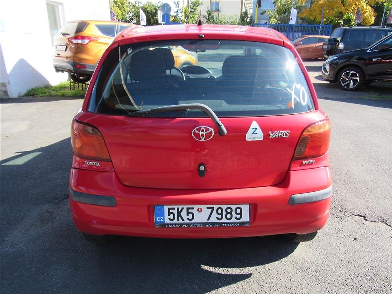 Toyota Yaris 1,0 i Terra VVT-i - fotka 5 z 22