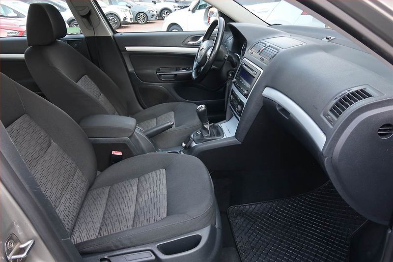 Škoda Octavia (2010) 1.6 TDI, Tempomat - fotka 6 z 12