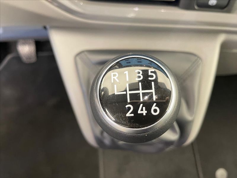 Volkswagen Caravelle Nový T7 2,0 TDI 6G DR - fotka 9 z 28