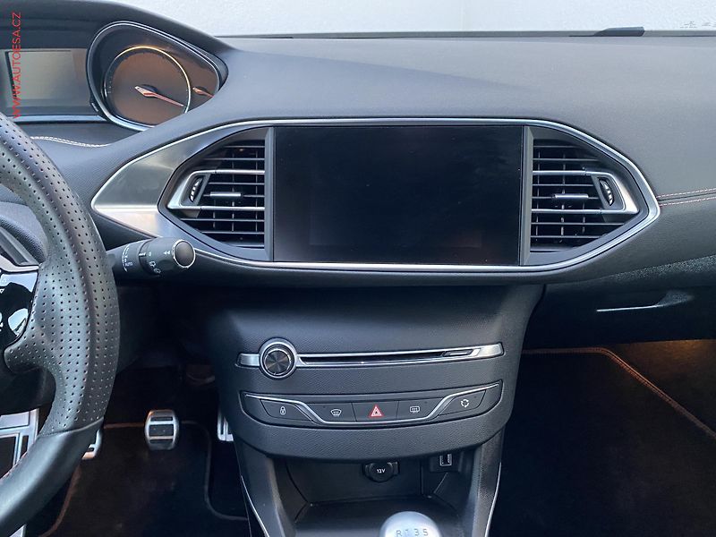 Peugeot 308 (2019) 1.2PT, GT Line - fotka 12 z 18