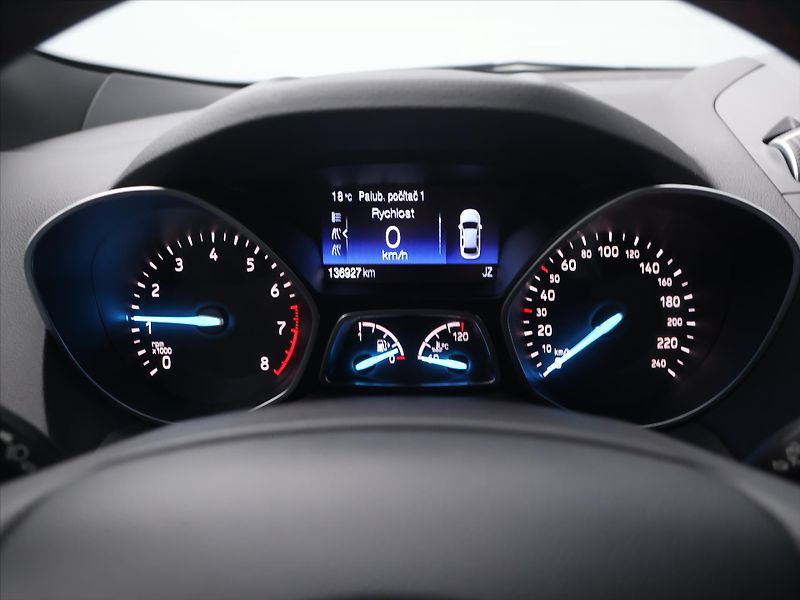 Ford Kuga 1,5 EB 110kW ST-Line 1.Maj - fotka 16 z 28