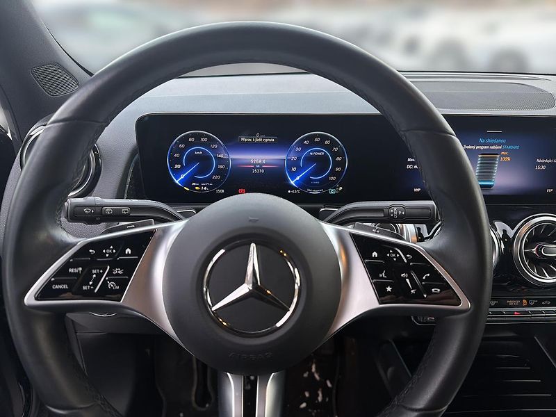 Mercedes-Benz EQB 250+ - fotka 10 z 16