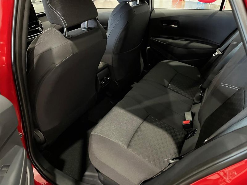 Toyota Corolla (2025) 1,8 hybrid 140 koní  Comfort + - fotka 11 z 16