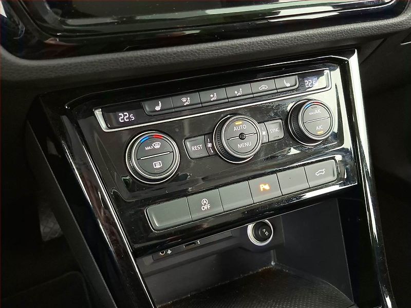 Volkswagen Touran (2018) 2.0 TDI, Serv.kniha, Navi - fotka 16 z 19