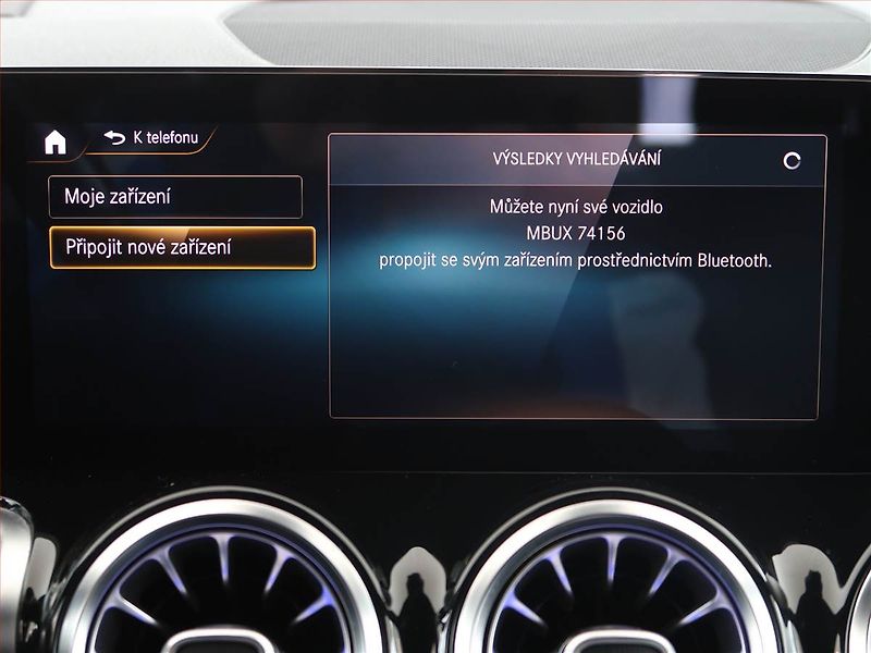 Mercedes-Benz GLB (2021) 250 4MATIC - fotka 19 z 28
