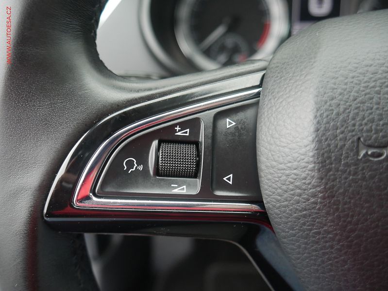 Škoda Octavia (2017) 1.6 TDi, ČR, STK 9/2027 - fotka 16 z 19