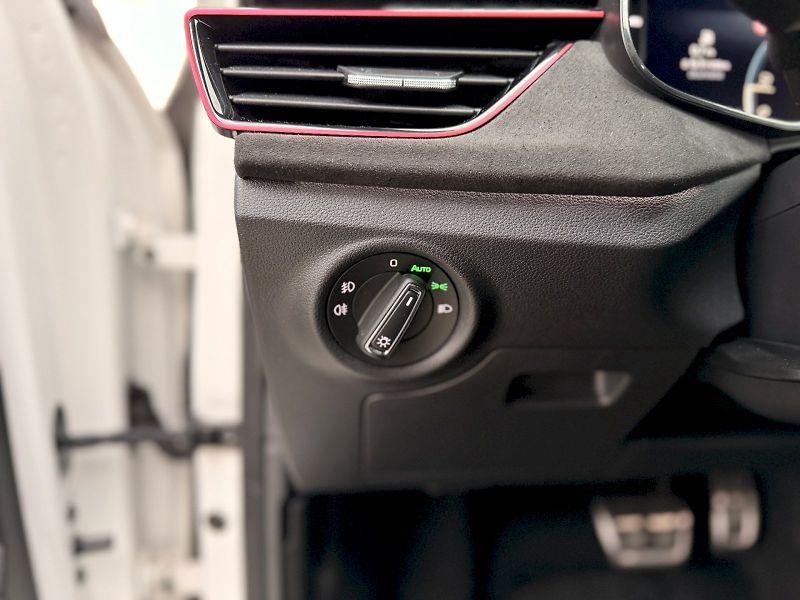 Škoda Kamiq (2024) SELEC TSI 110/1.5 A7F - fotka 20 z 34