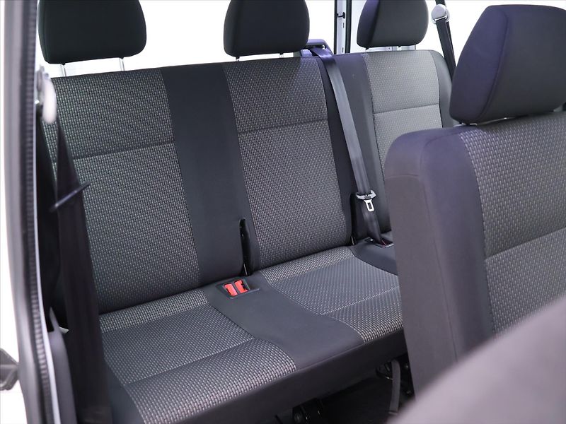 Volkswagen Transporter 2,0 TDI 9-Míst Klima 1.Maj DPH - fotka 16 z 36