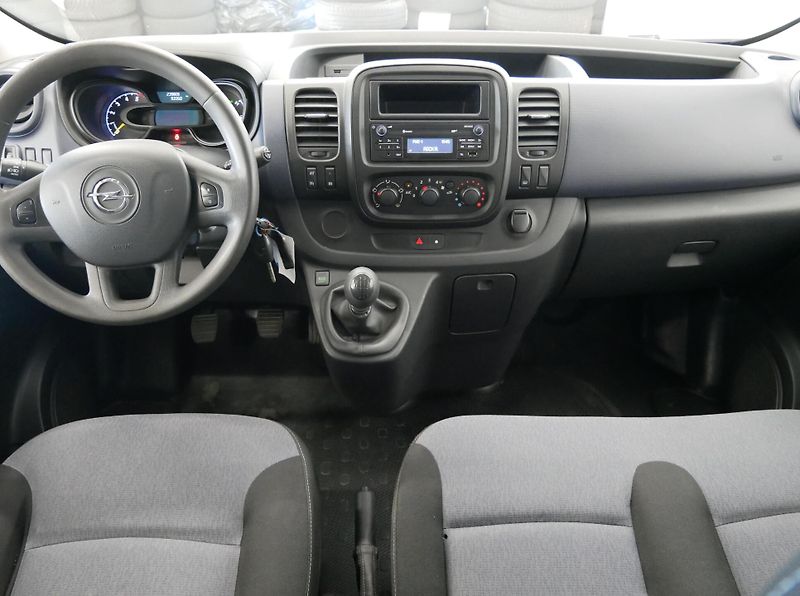 Opel Vivaro - fotka 4 z 22