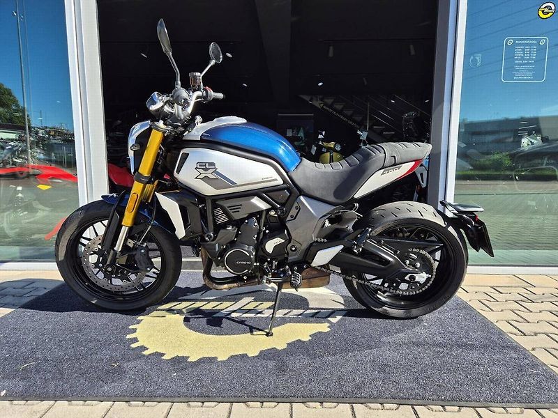CFMOTO 700 CL-X Heritage (2022) - fotka 7 z 19
