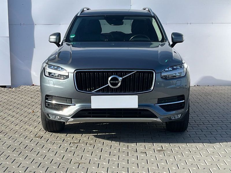 Volvo XC90 Momentum D5 AWD 173kW - fotka 2 z 32
