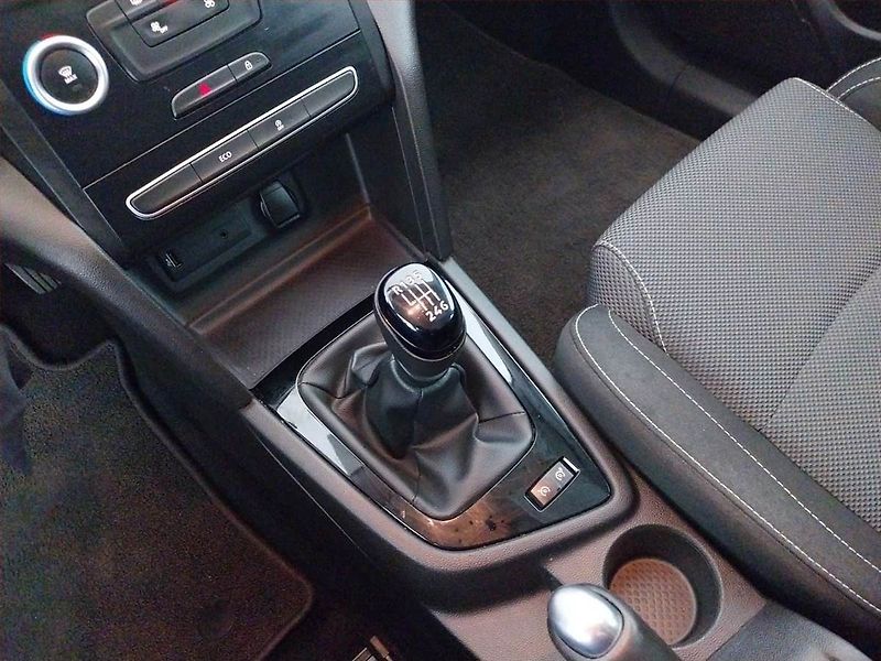 Renault Mégane (2019) 1.3 TCe, ČR,1.maj, Serv.kniha - fotka 13 z 17