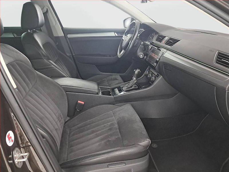 Škoda Superb (2016) Style 2.0 TDI, Automat, Kůže - fotka 9 z 20