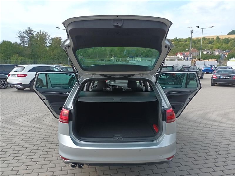 Volkswagen Golf 2,0 TDI,GTD,135KW,NAVI,XENON - fotka 18 z 50