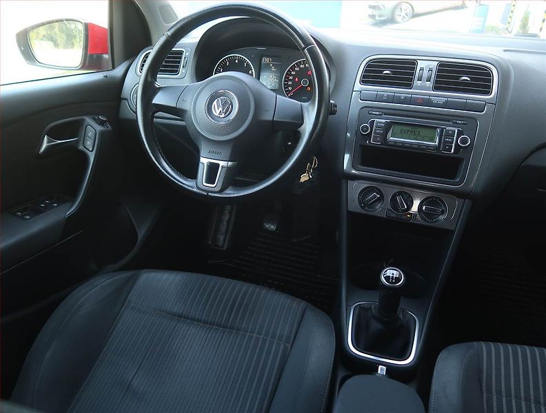 Volkswagen Polo (2010) Highline 1.4 - fotka 7 z 15