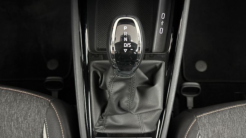 Škoda Kamiq 1.5 TSI DSG Style - fotka 22 z 25