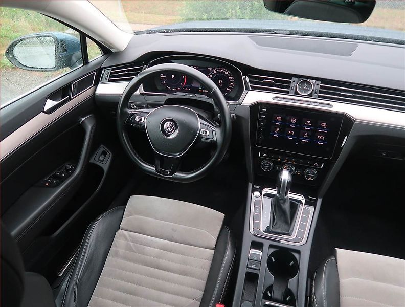 Volkswagen Passat (2018) 2.0 TDI, Automat, Serv.kniha - fotka 7 z 20