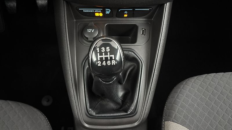 Ford Tourneo Courier 1.5 TDCI Trend - fotka 21 z 21