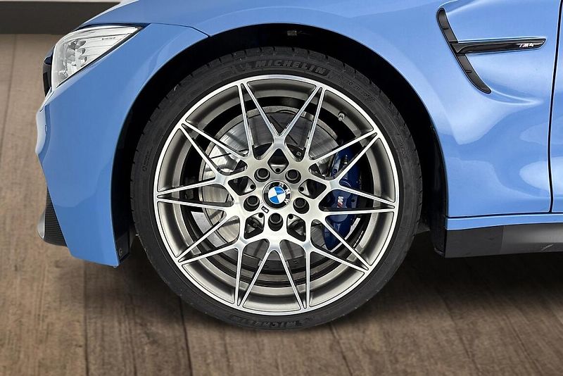 BMW M4 Competition paket - fotka 30 z 39