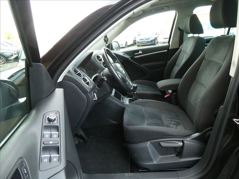 Volkswagen Tiguan 2,0 TDi 130kW 4MOTION, závěs - fotka 25 z 43