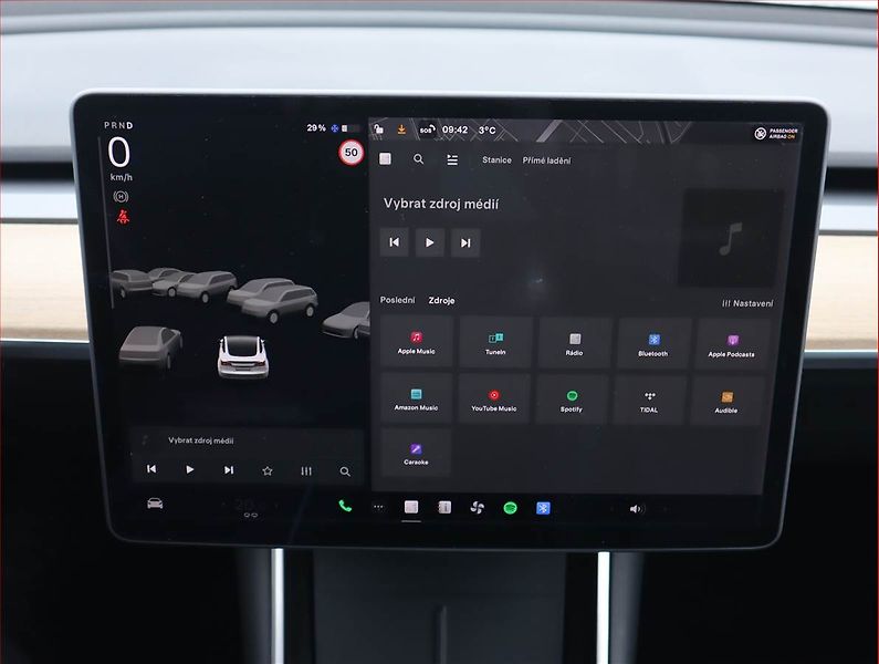 Tesla Model 3 (2020) Std Range Plus 52kWh, SoH 83% - fotka 12 z 24