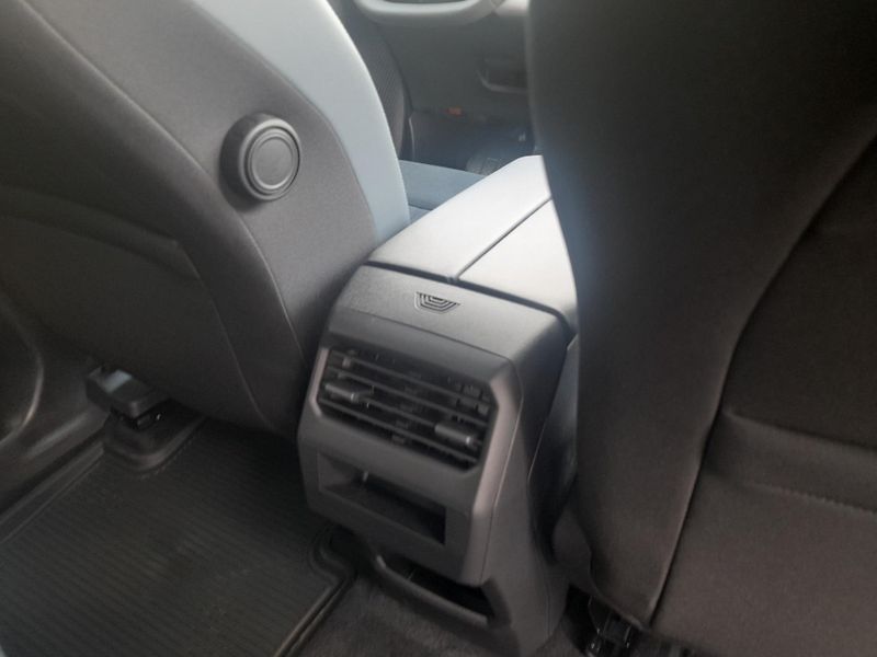 Citroën C5 Aircross (2026) PLUS Hybrid 145k Automatic - fotka 23 z 49