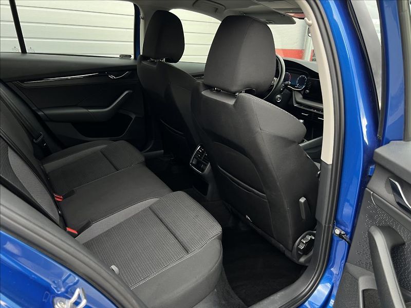 Škoda Octavia 2,0 TDI 85kW Ambition Combi - fotka 17 z 30