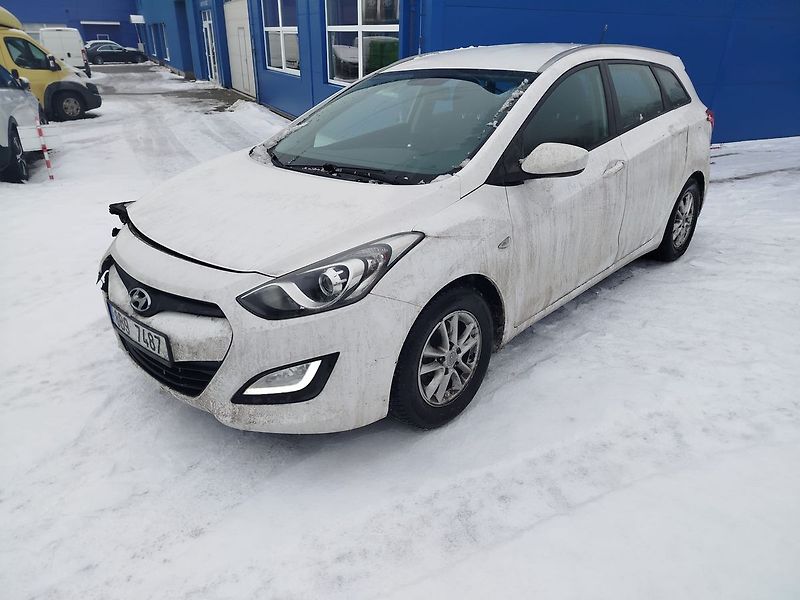 Hyundai i30 - fotka 1 z 25