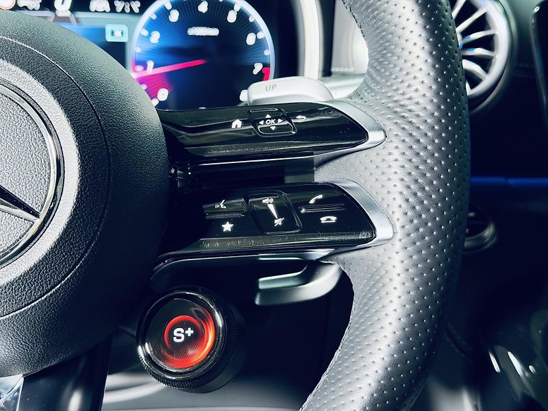Mercedes-Benz SL (2024) AMG SL 63 4M+ Roadster Záruka - fotka 25 z 36