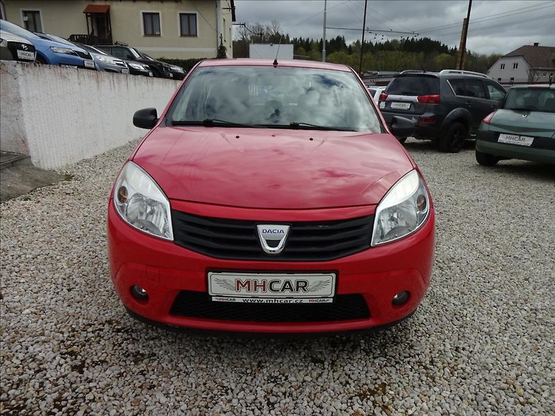 Dacia Sandero 1,4i 55kW - fotka 2 z 39
