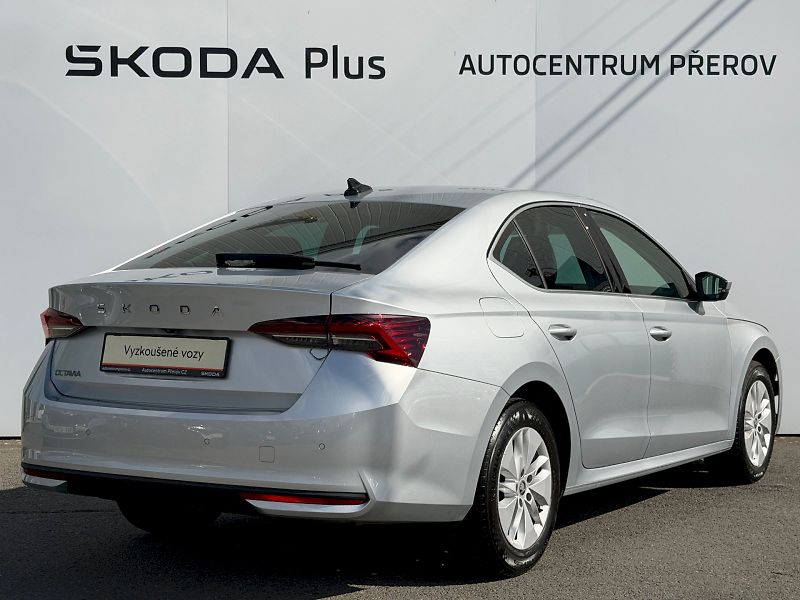 Škoda Octavia (2025) 1.5 TSI 110kW DSG Top Selectio - fotka 2 z 35
