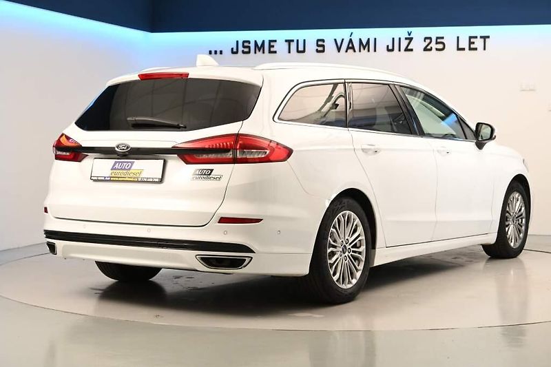 Ford Mondeo (2022) 2.0 140 KW LED SONY TITANIUM 8 - fotka 5 z 33