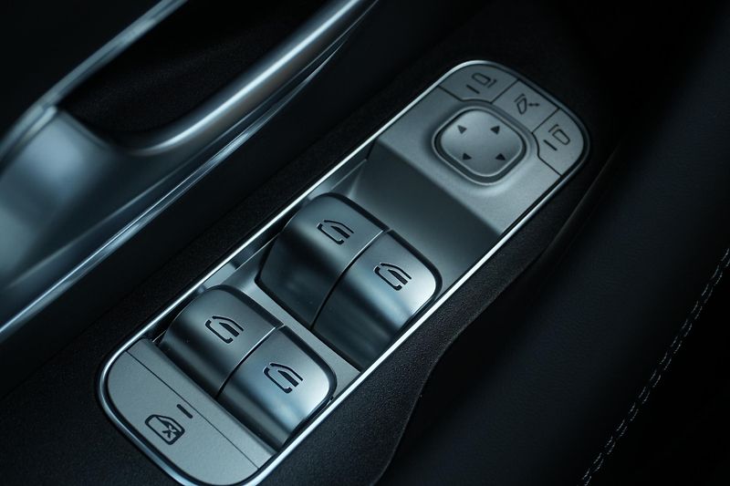 Mercedes-Benz GLE AMG 53 4Matic+, Ventilace, ACC - fotka 25 z 39