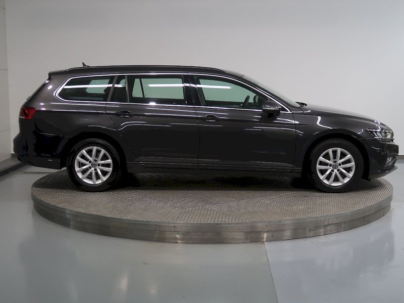 Volkswagen Passat (2023) BUSINESS PREMIUM 2.0TDI 110KW - fotka 7 z 36