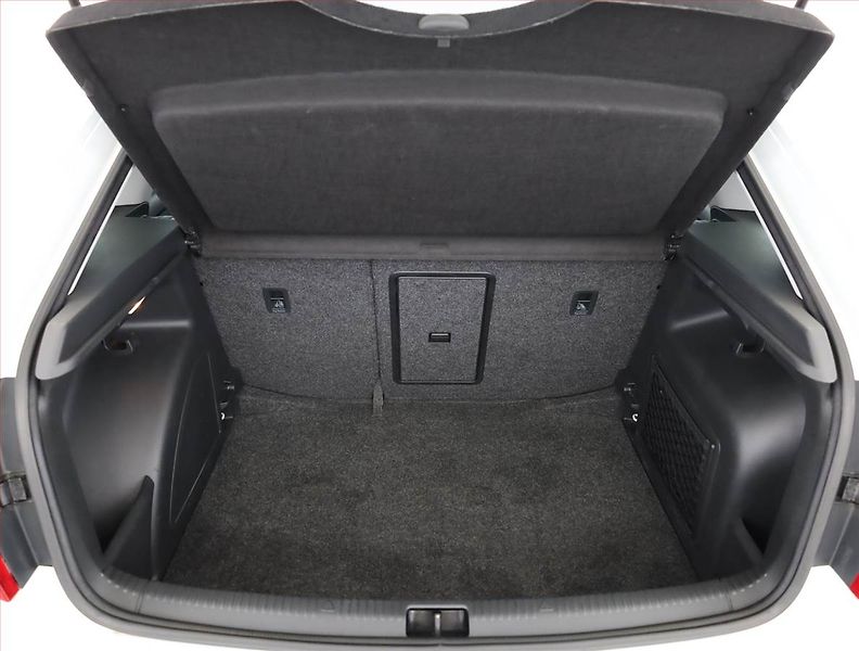 Škoda Rapid (2016) Spaceback 1.2 TSI, Serv.kniha - fotka 16 z 17