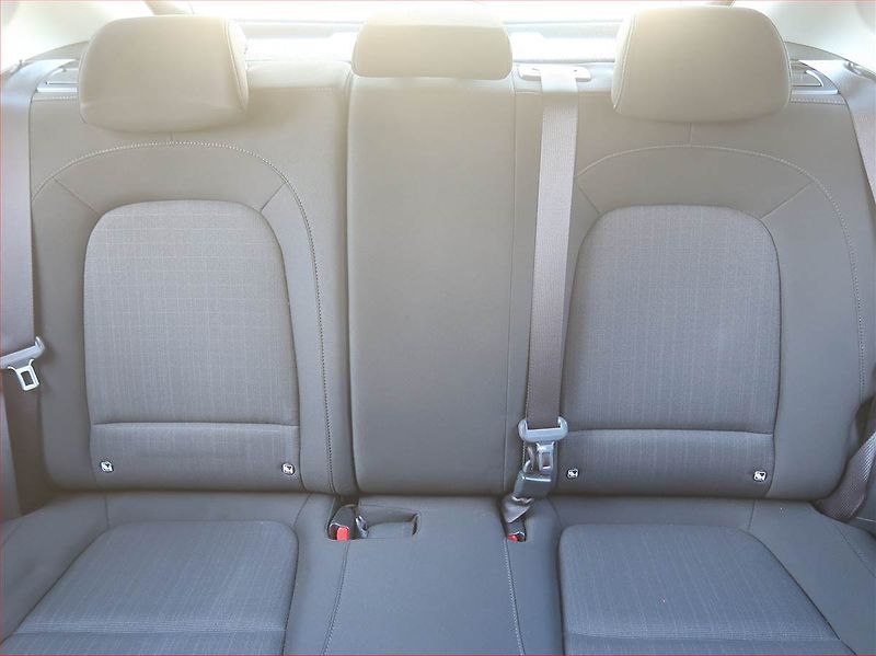 Hyundai Kona (2022) Comfort 1.0 T-GDI, Serv.kniha - fotka 10 z 17