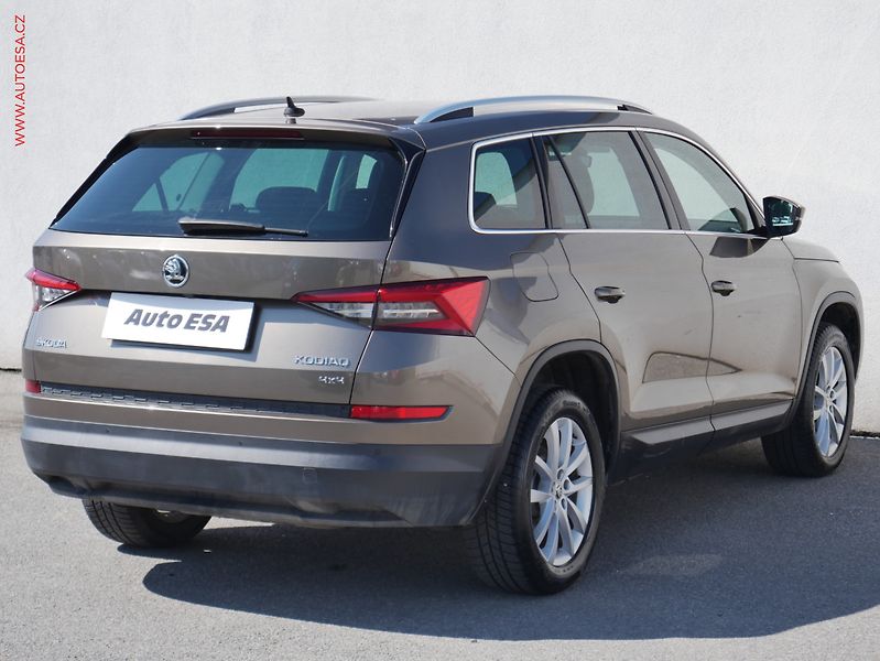 Škoda Kodiaq (2017) 2.0 TSi 4x4, 7míst, ČR - fotka 4 z 27