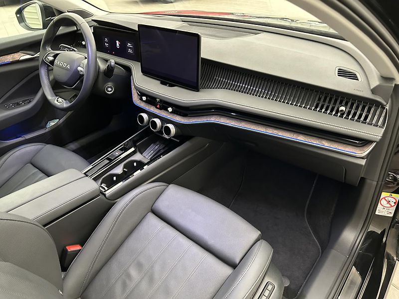 Škoda Superb 2.0 TDI 4x4 L & K - fotka 29 z 34