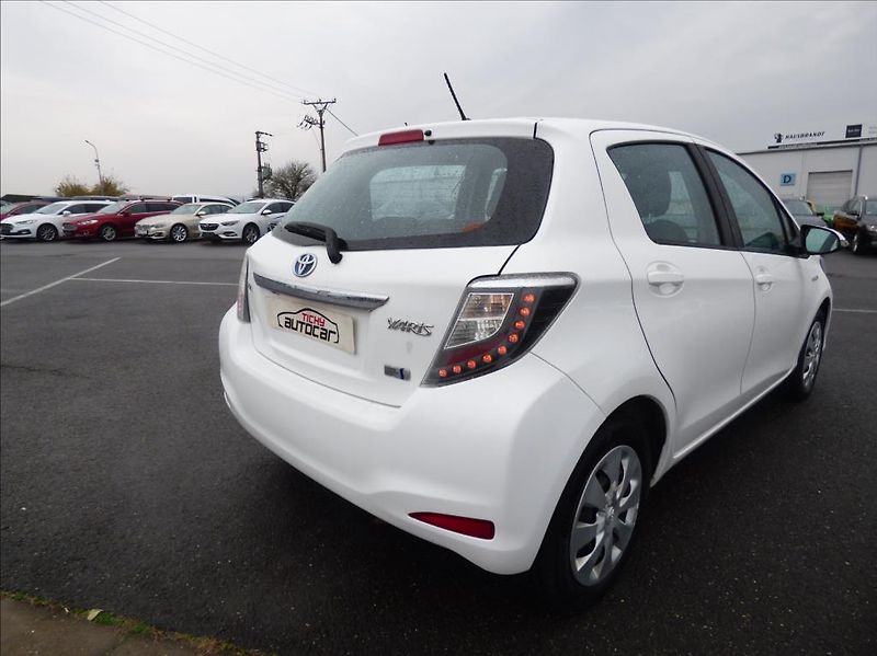 Toyota Yaris 1,5 Hybrid, Digi Klima, servis - fotka 3 z 60
