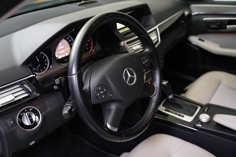 Mercedes-Benz Třídy E - fotka 14 z 24