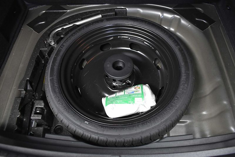 Škoda Karoq 1.5TSI DSG*STYLE+*KAMERA*ČR 1M - fotka 38 z 40