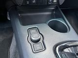 Toyota Hilux 2.8L Diesel  6 AT Invincible - náhled 21