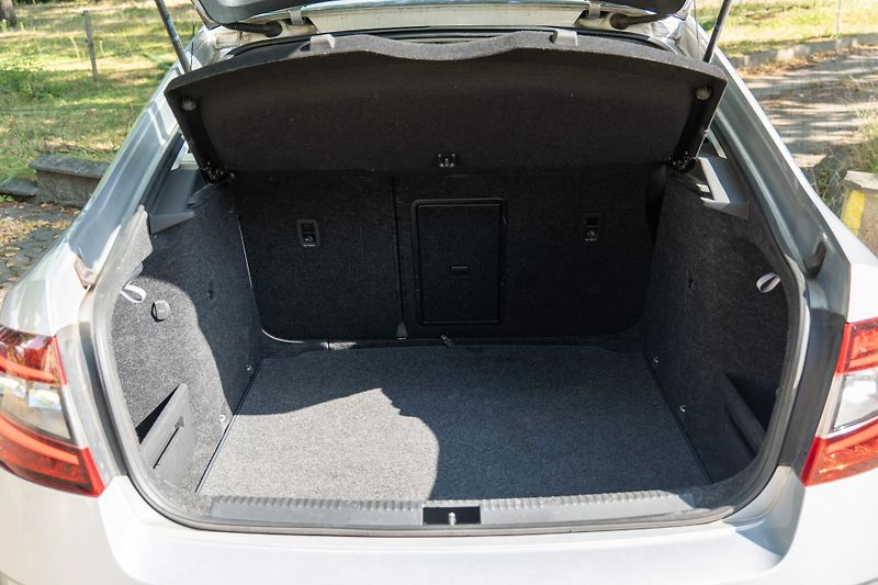 Škoda Octavia 1.0 TSI DSG CarPlay Tažné Senz - fotka 29 z 30